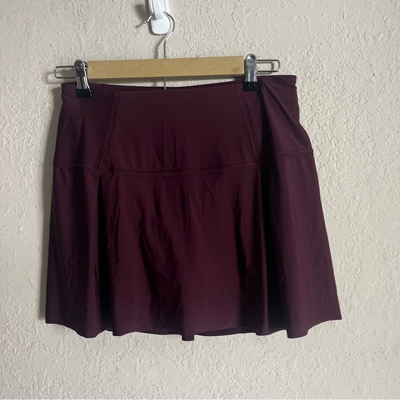 Lululemon Burgundy / Dark Purple Colored Skort - Size 6 Tall - Picture 2 of 5